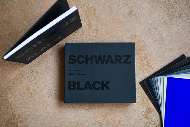 Schwarz - Black